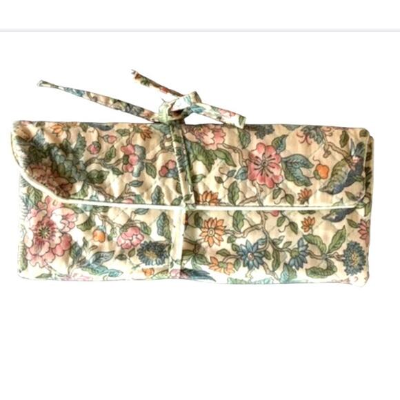 Vintage FLORAL Quilted TRAVEL Cosmetics Case - 70's Makeup Pouch - Picture 1 of 5